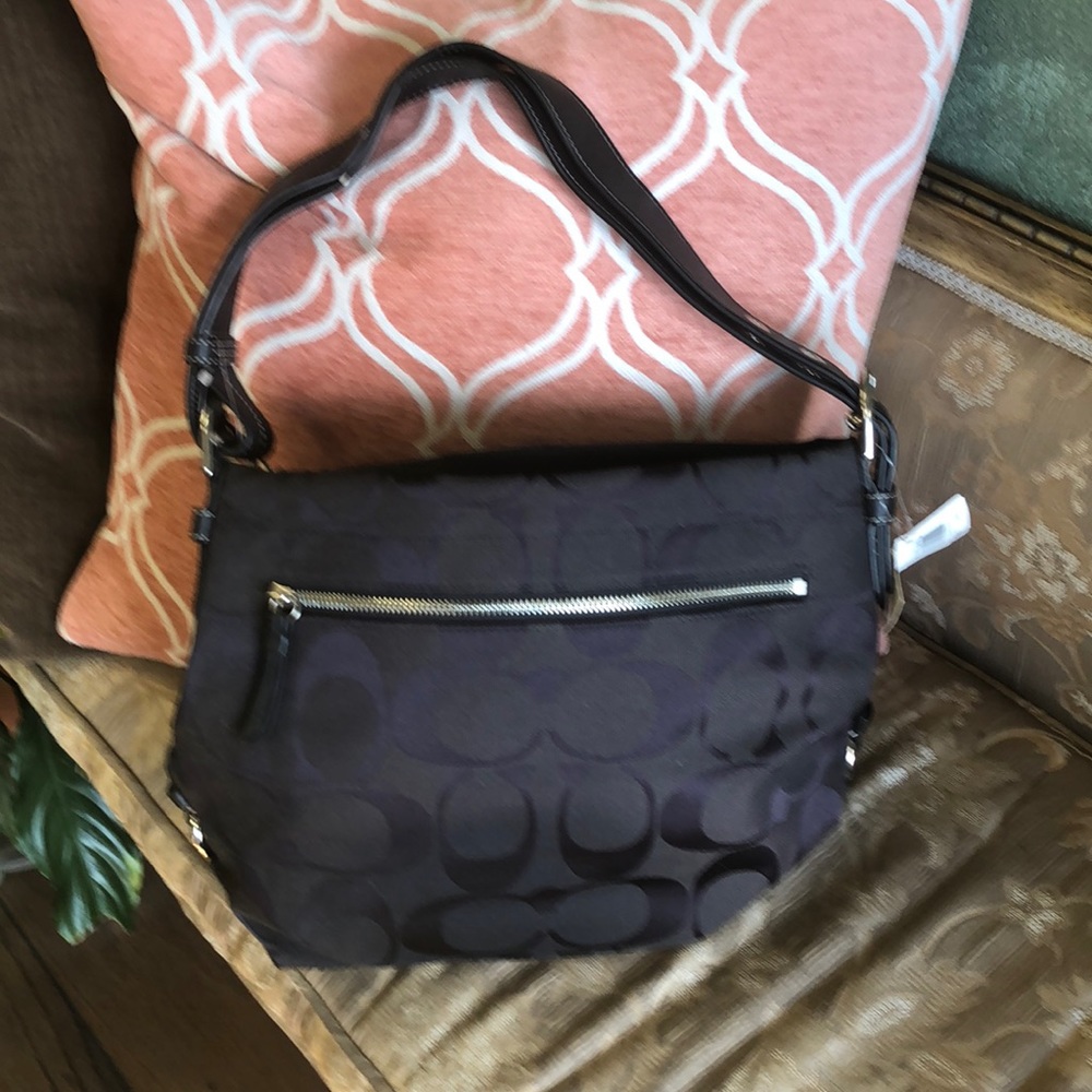 Beautiful coach shoulder bag brand new authentic canvas and leather